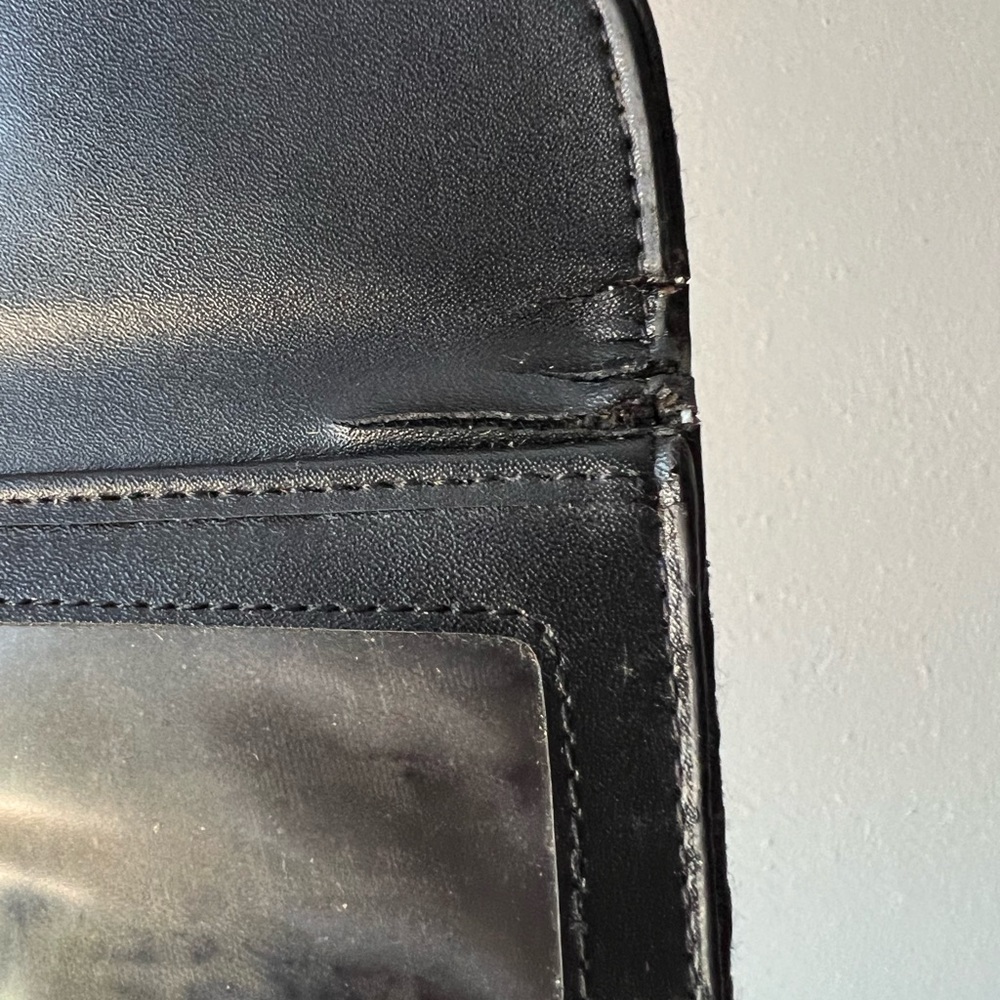Vintage black “DIOR” logo Christian Dior wallet - Picture 5 of 8